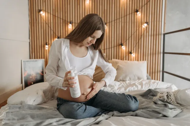 Natural belly oil care during pregnancy
