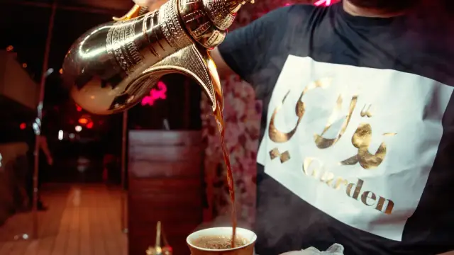 القهوة البيشية الفاخرة السعودية: الدليل الصادق الكامل